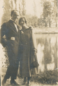 1925 Olga Chauvigné et son mari americain