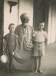 Boby, Claude et le chef Haoussa à Bimbo en 1936