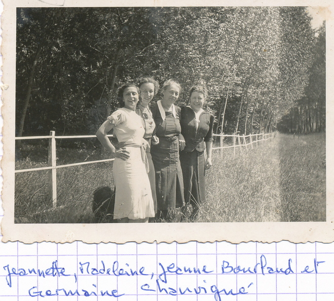 1938_coulombiers_jeannette_madeleine_jeanne_Bourlaud_germaine_chauvigne.jpg