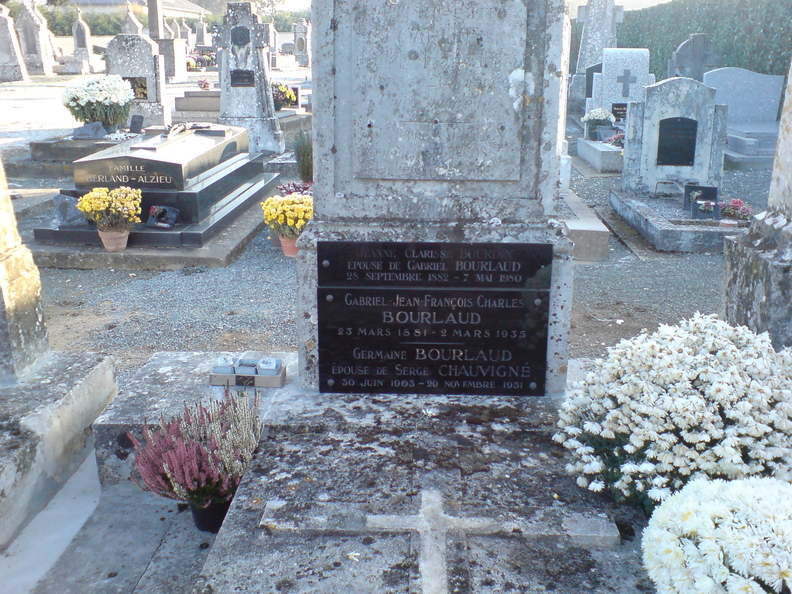 2007_coulombiers_cimetière4.JPG
