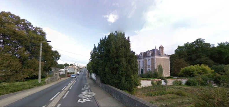 La_maison_de_Coulombiers_selon_Google_Street_view.jpg