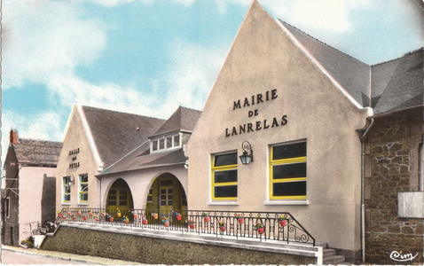 Lanrelas - La mairie