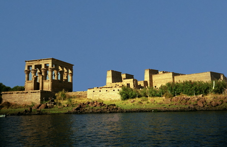Temples de Philae depuis le Nil