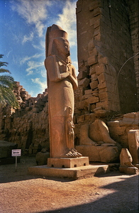 Karnak - Statue de Ramsès 2 avec sa fille Bentata