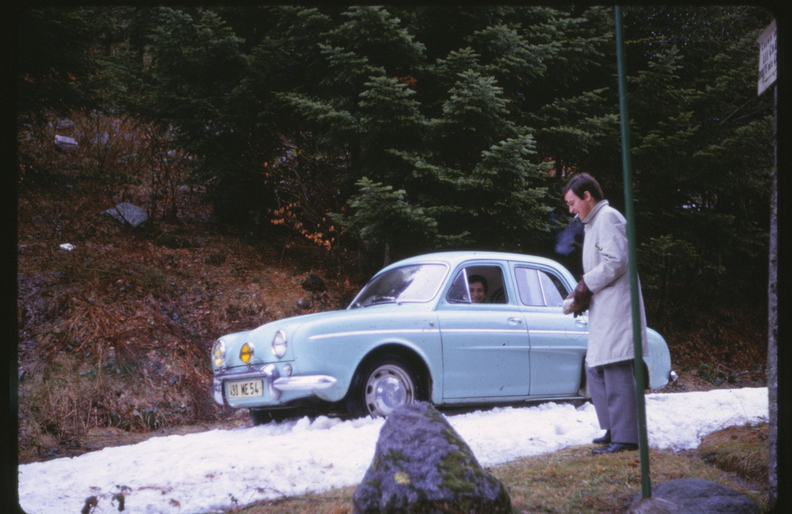 La dauphine bleue de 1969, toujours à Francis