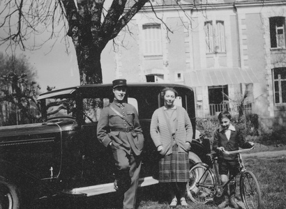 Louis, Jeanne et  Jacques avec la C4 de Gabriel en 1929