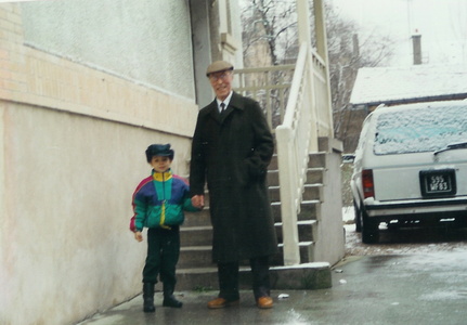Alexis et son grand-père Louis à Laxou 1996