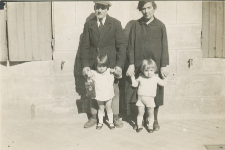 Paul et Jeanne, Ginette et Robert Bayle en été 1929