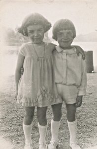 Ginette et Robert vers 1930