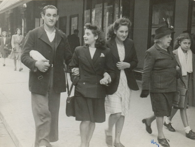 Ginette et ses deux cousins Paul et Marcelle Bayle en 1946