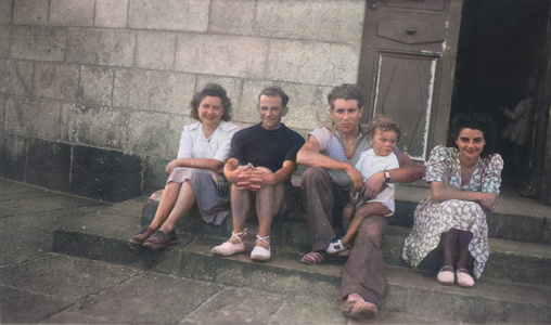 Suzanne et Henry Bayle, René Cadel, Alain Boura, Ginette Bayle en 1948 à Belle-Île