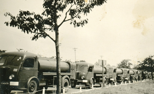 Le convoi de  camions-citernes de la Division Leclerc