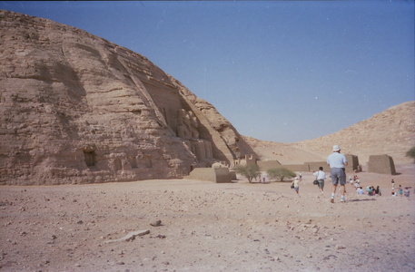 Abou Simbel : vers le temple de Ramsès II
