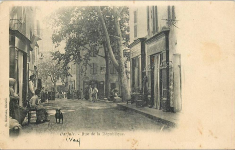 Barjols Rue de la Republique