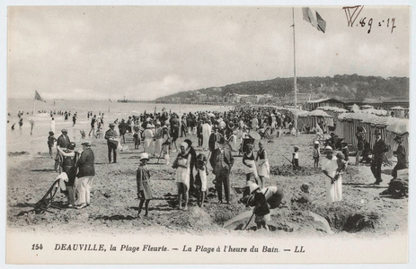 Deauville, la Plage Fleurie - La plage à l'heure du bain