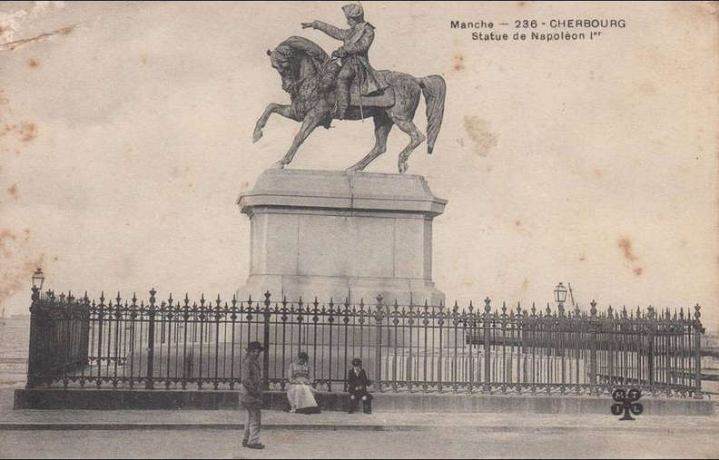 Cherbourg_Statue_Napoleon_1er_Geneanet.png
