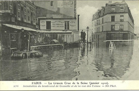 Paris rue des Usines 1910