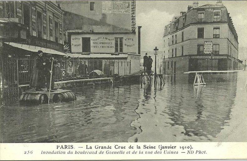 Paris_rue_des_Usines_1910.png