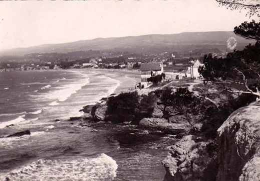 Saint-Cyr-sur-Mer - La plage vue de Tauroentum