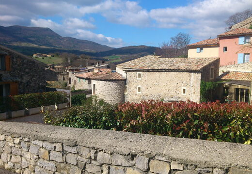 Village de Sainte-Jalle dans la Drome